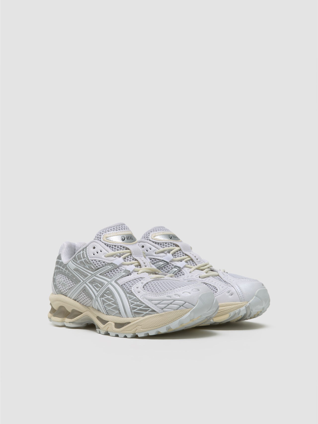 GEL-NIMBUS 10.1 Sneaker in White & Pure Silver