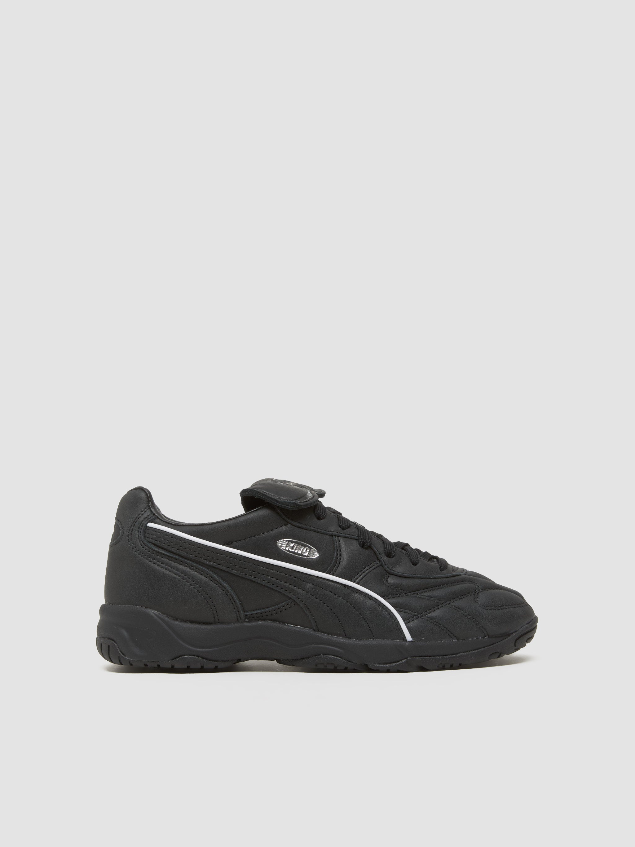 King Indoor Premium Sneaker in Black & White