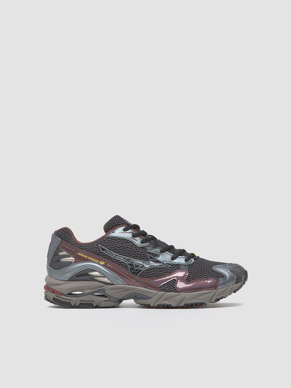 Wave Rider 10 Sneaker in Black Sand & Chicory Coffee