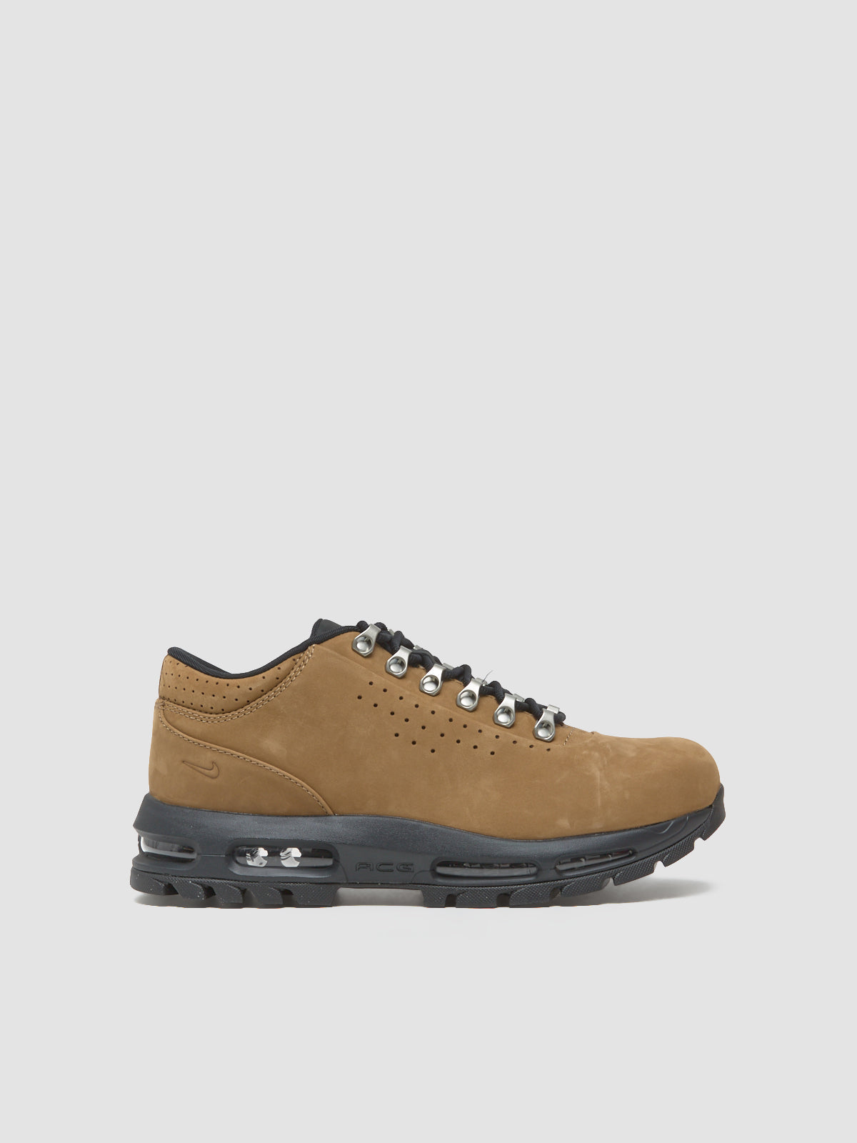 Air Max Goadome Low SP Sneaker in Taupe & University Red