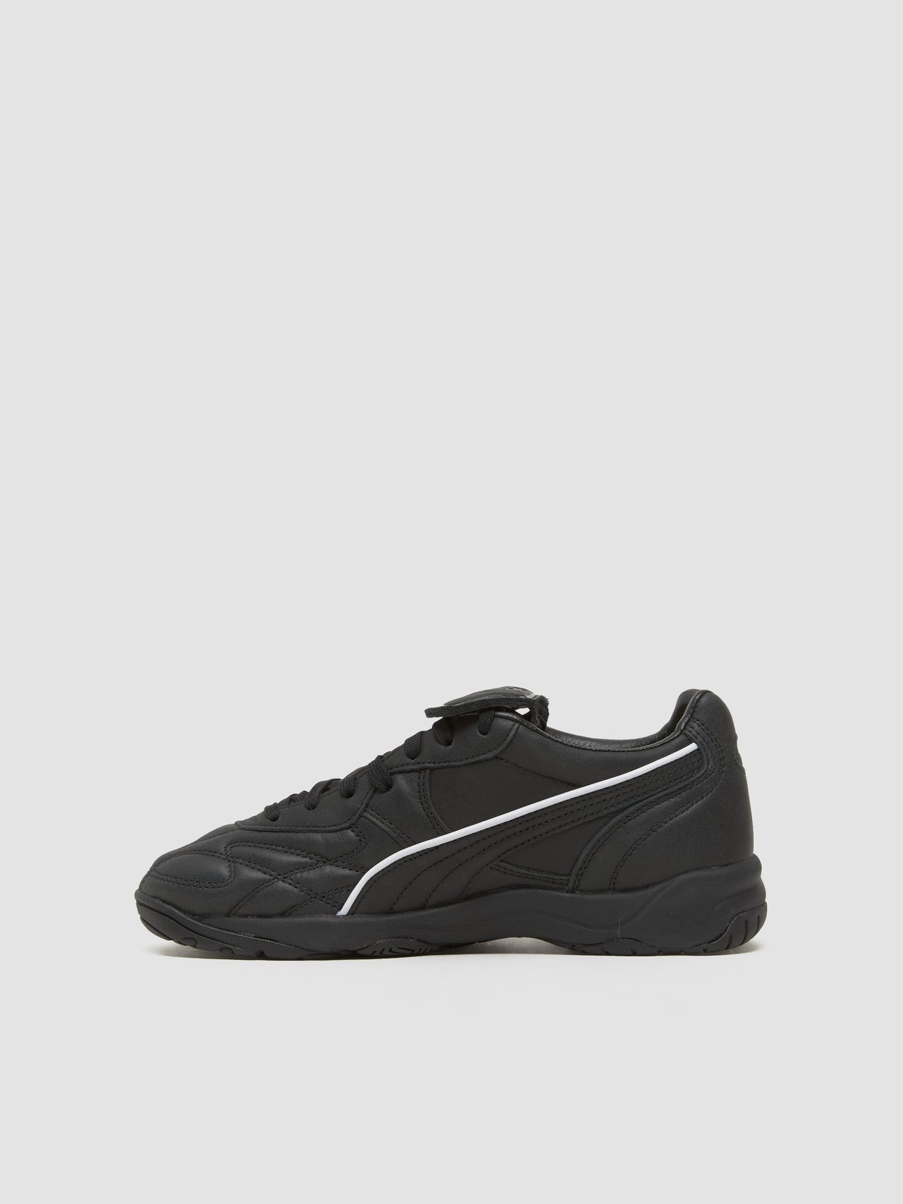 King Indoor Premium Sneaker in Black & White