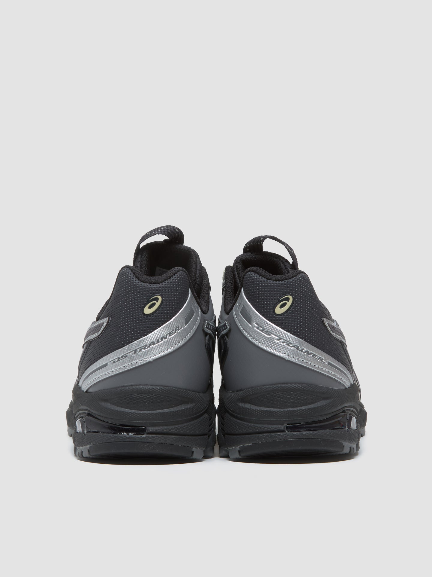 UB11-S GEL-DS TRAINER 14 Sneaker in Graphite Grey & Oyster White