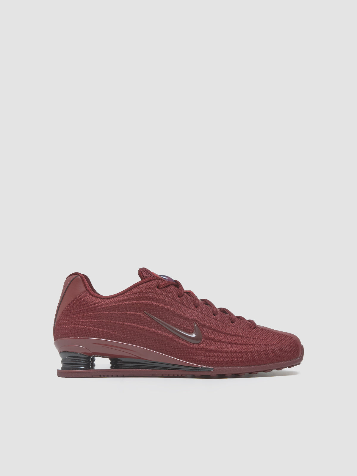 WMNS Shox Z Sneaker in Dark Team Red & Mystic Dates