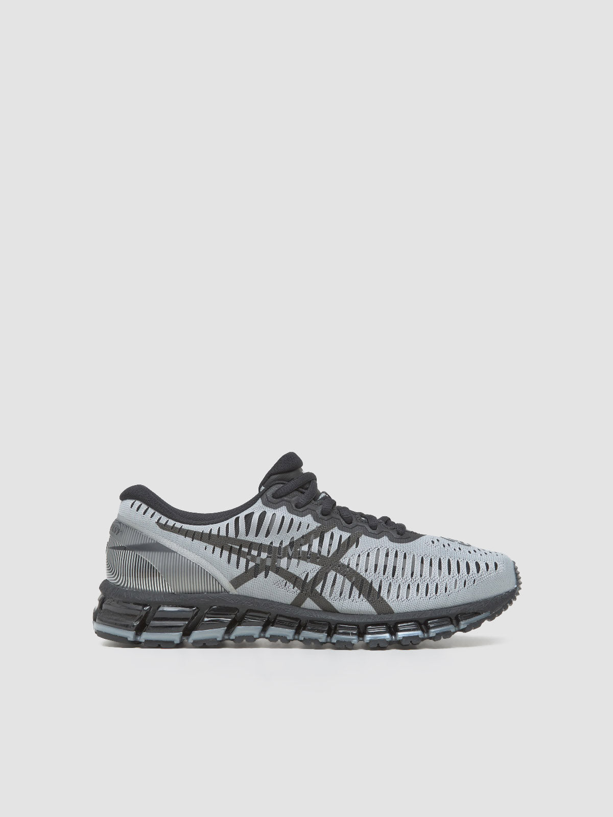 x C.P. Company GEL-QUANTUM 360 I Sneaker in Pure Silver & Caviar